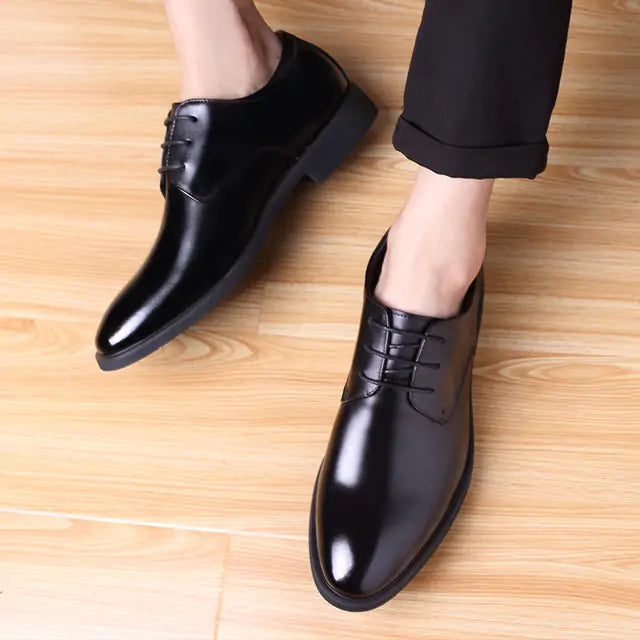 Zapatos con cordones y suela gruesa