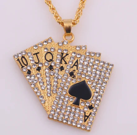 Collar con colgante de naipes