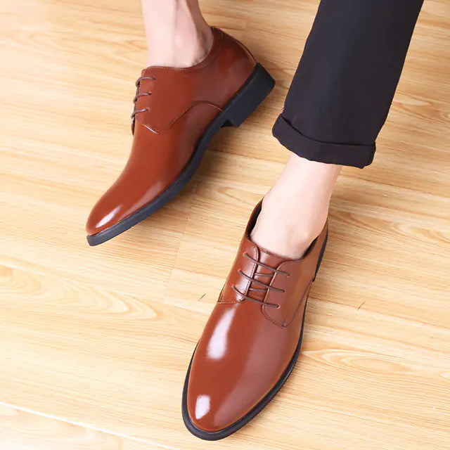 Zapatos con cordones y suela gruesa