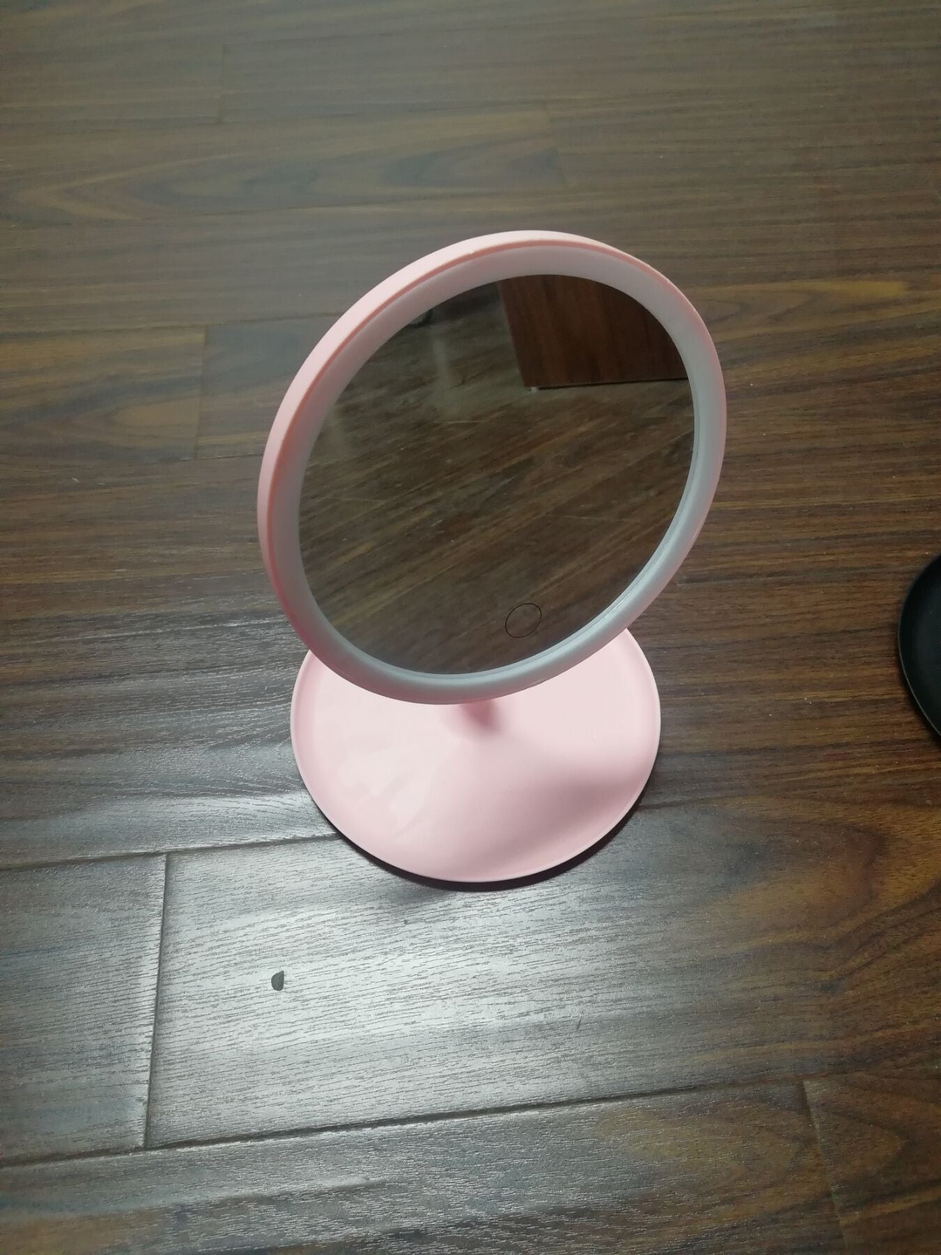 Adjustable Vanity Mirror With Light