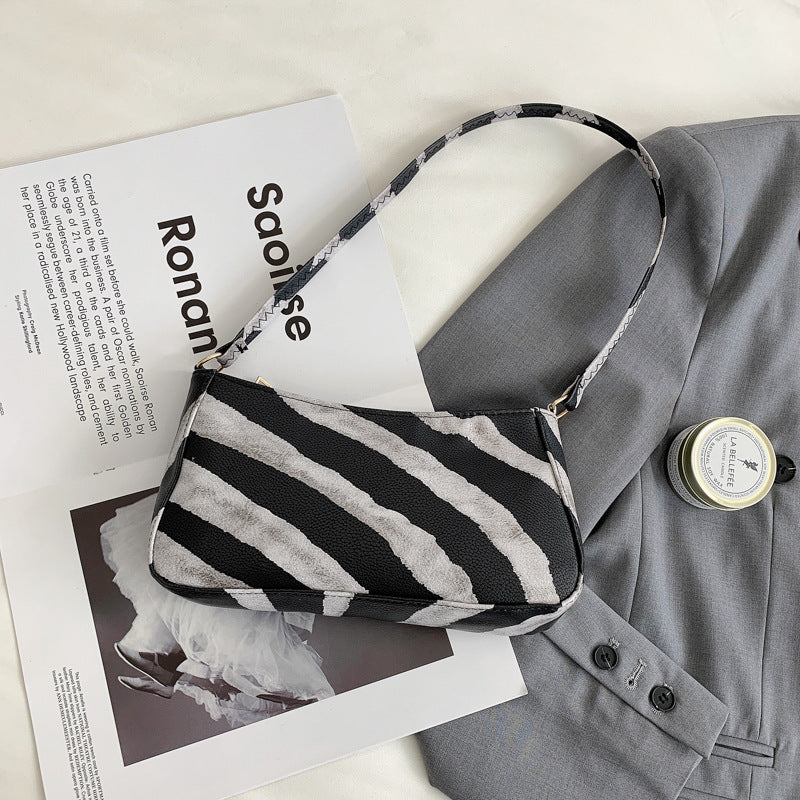 Retro Temperament Baguette Shoulder Bag