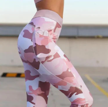 Conjunto de 2 piezas de fitness push up con bolsillos y estampado de camuflaje rosa