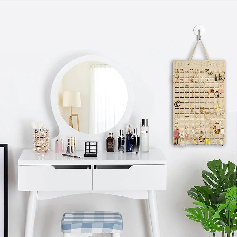 Chic Jewelry Organizer: Stylish Wall-Mounted Storage