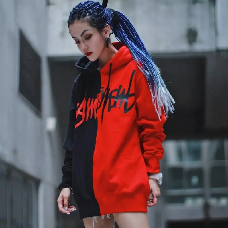 Sudadera con capucha Savagery de estilo asertivo