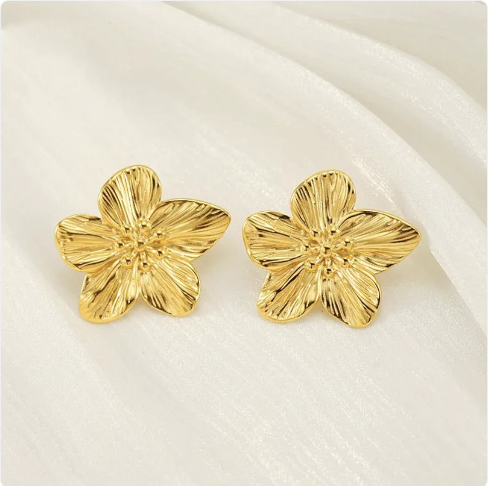 Gold Petal Stud Earring