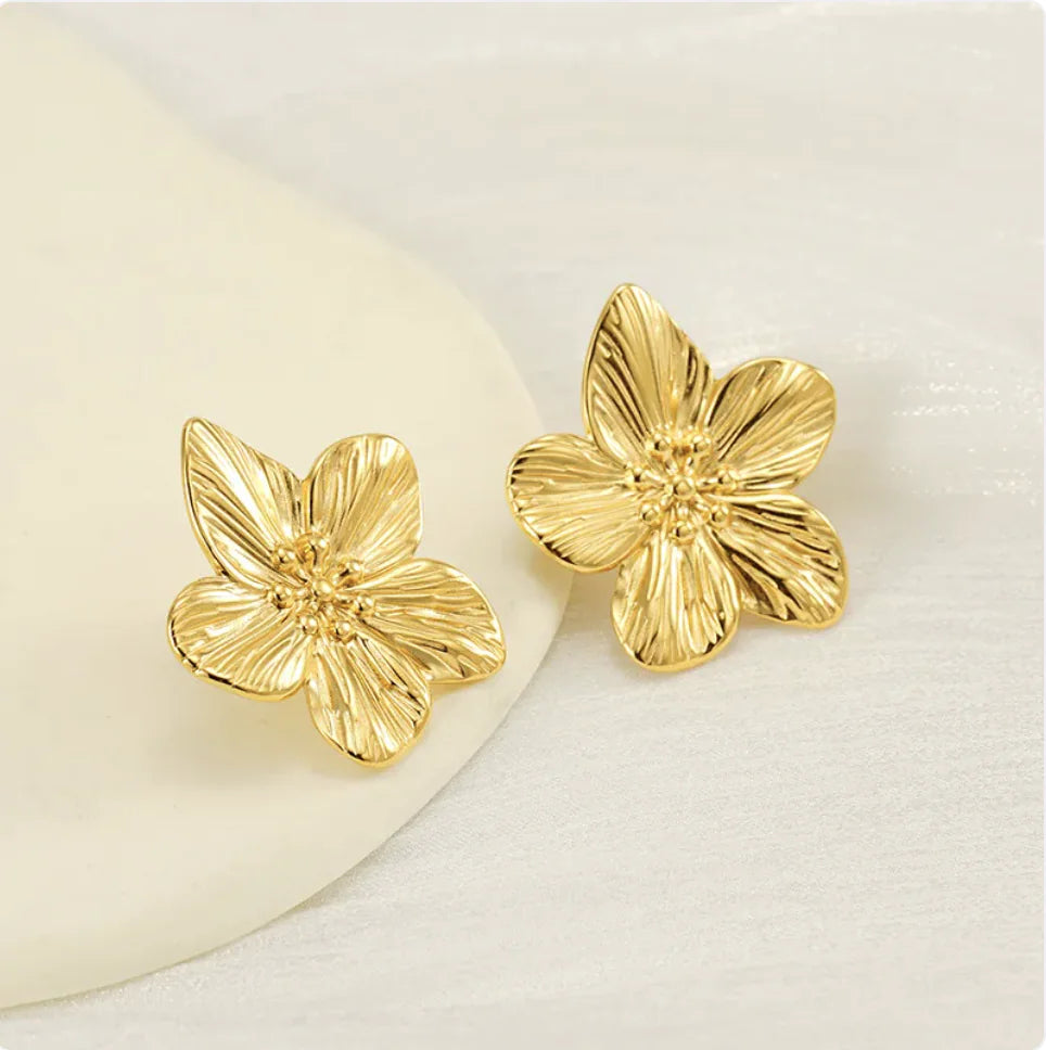 Gold Petal Stud Earring