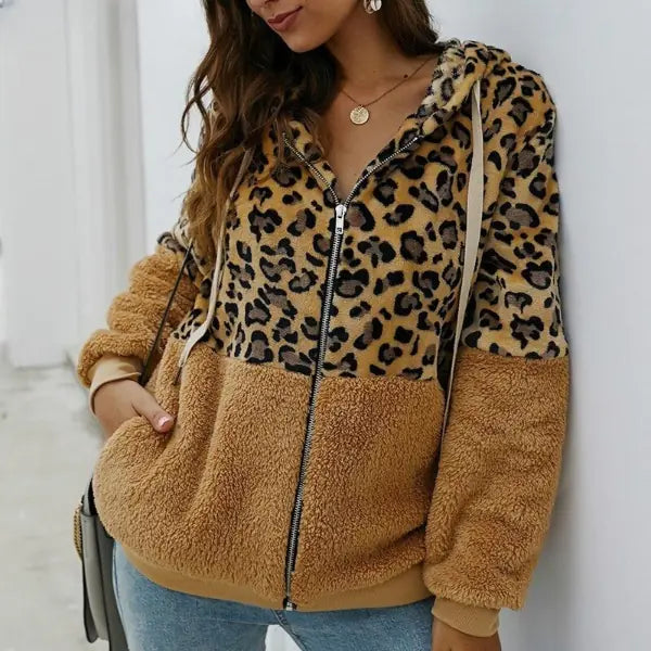 Abrigo con capucha de piel suave con estampado de leopardo