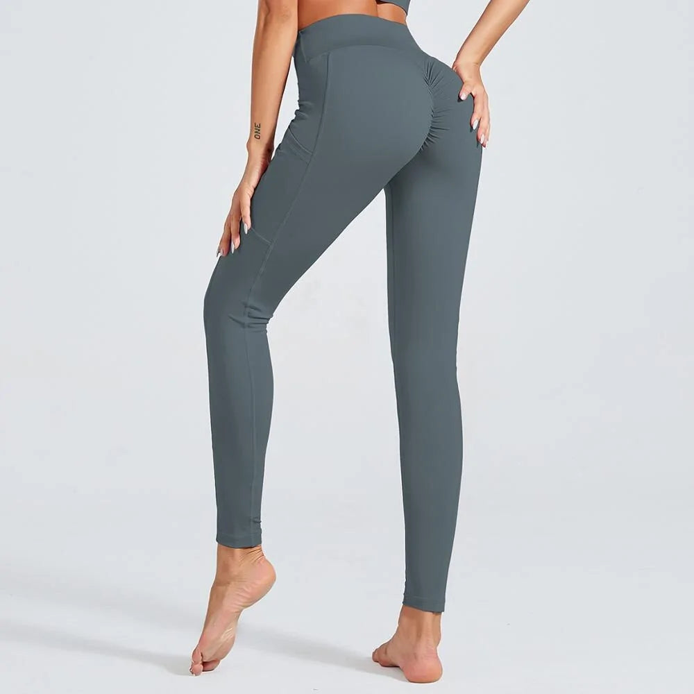 Sujetador deportivo y leggings de tejido suave para mujer